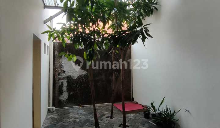 Rumah Bisa Untuk Kantor, Siap Huni Dekat Kawasan Blok M 