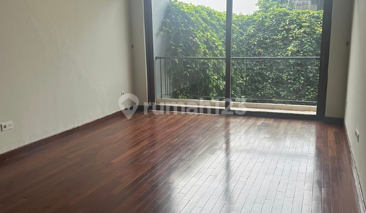 Ready-to-Live House Near Kemang Area and Access to Jorr Ampera Ready-to-Live House Near Kemang Area and Access to Jorr Ampera