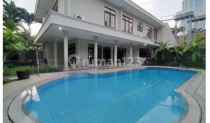 House in a cluster, strategically located near the TB Simatupang Business Area. House in a cluster, strategically located near the TB Simatupang Business Area.