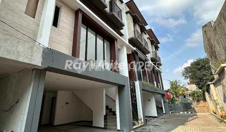 RUMAH BRAND NEW TOWNHOUSE KEMANG - CIPETE JAKARTA SELATAN 2