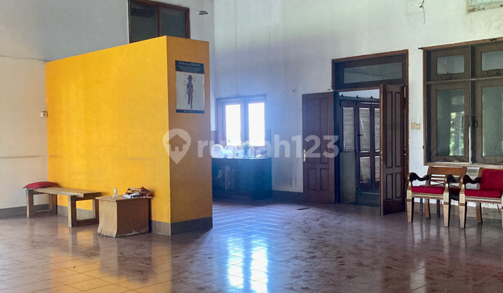 Old House, Land Included, Strategically Located in the Kemang Area