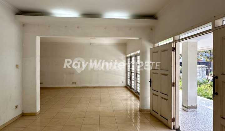 West Cilandak Ready-to-live house in well-maintained condition Good location 2