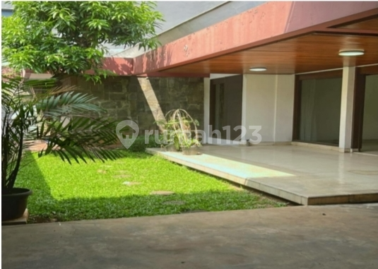 Rumah Antik Siap Huni Di Kawasan Bendi, Kebayoran Lama  2