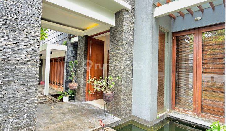 Rumah Tropical Modern, Strategis Di Kebayoran Baru  1