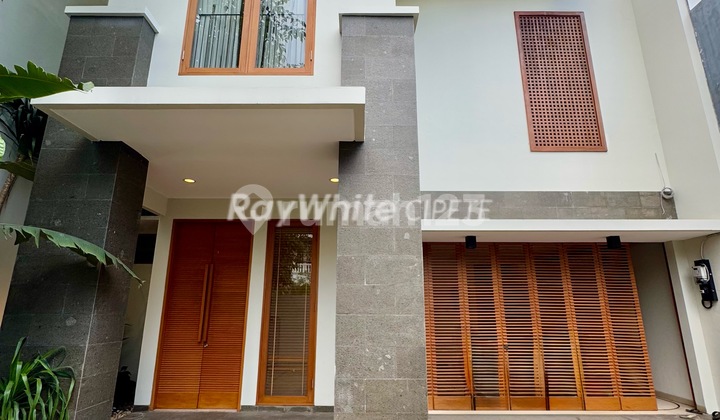 Nice Ready-to-Live Tropical House in Kemang Dalam Complex