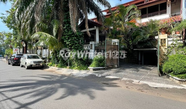 A Refined and Move-In Ready House in Kebayoran Baru