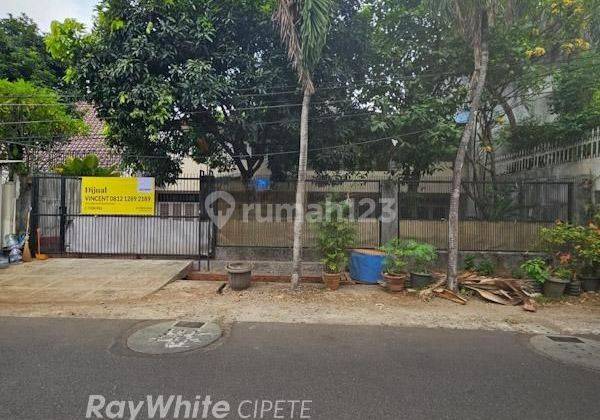 Rumah Lama Hitung Tanah di Kebayoran Baru 1