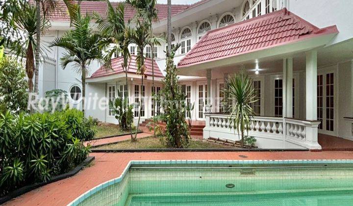 Rumah Bagus Design Classic Di Simprug Jakarta Selatan 2