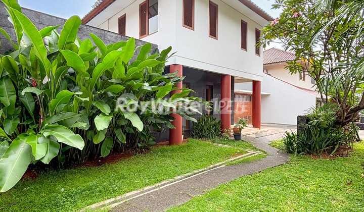 Rumah Bagus Dan Asri Dalam Kompleks Di Bintaro Sektor 8