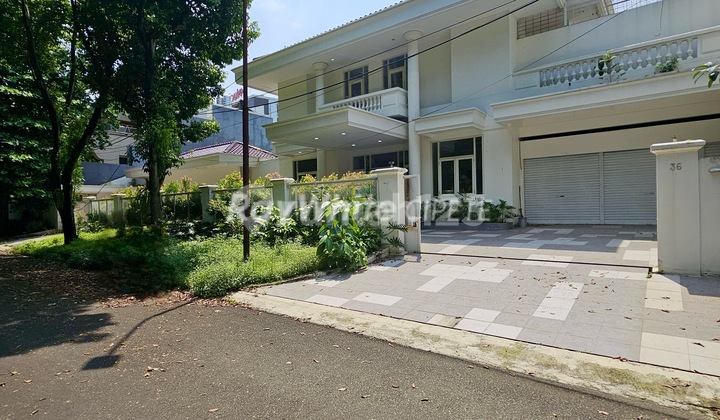 Rumah Besar dan Siap Huni di Pondok Indah Harga NJOP
