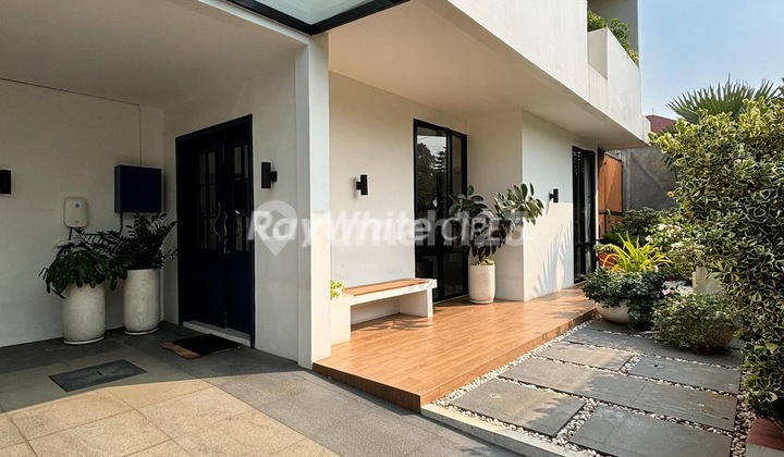 Rumah Siap Huni Tropical Di Permata Hijau Kebayoran Lama