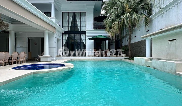 Rumah Mewah Furnished American Classic di Kemang Area