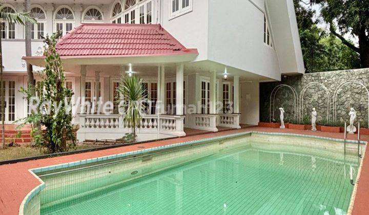 Rumah Bagus Design Classic Di Simprug Jakarta Selatan 2