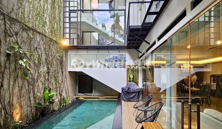 Nice Ready-to-Occupy House in Kemang