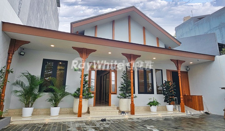 New and Beautiful House in Kebayoran Baru