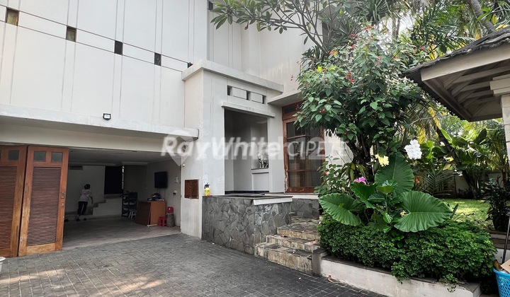 Rumah Bagus Dan Siap Huni Dalam Kompleks Di Kemang 2