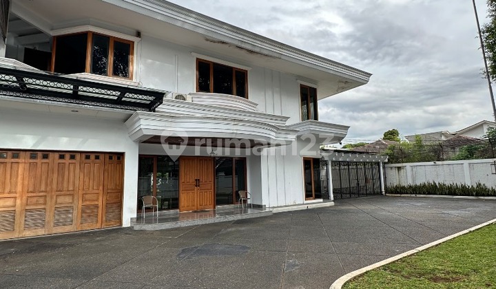 Luxury Ready-to-Occupy House in Kemang Dalam, South Jakarta