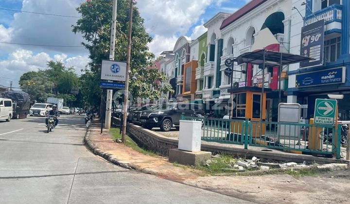 Strategic Shop House in Lebak Bulus Complex, South Jakarta 2