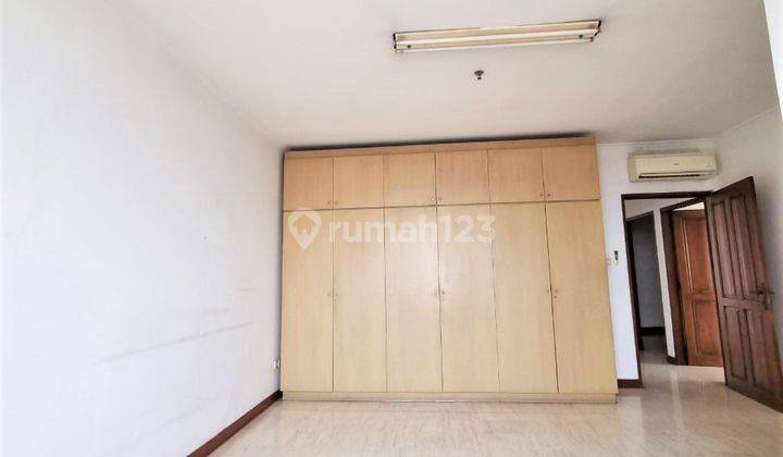 kamar tidur apartemen midtown emerald 194m2, 3