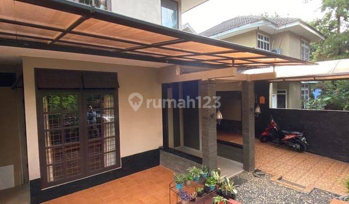 Rumah di Kompleks Cirendeu Permai dekat stasiun MRT 1