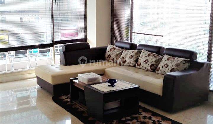 ruang tamu apartemen istana sahid sudirman residence