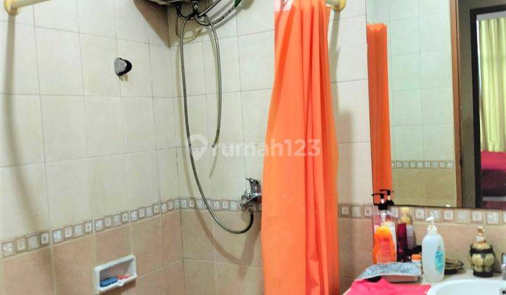 kamar mandi apartemen hampton park 2br unfurnished