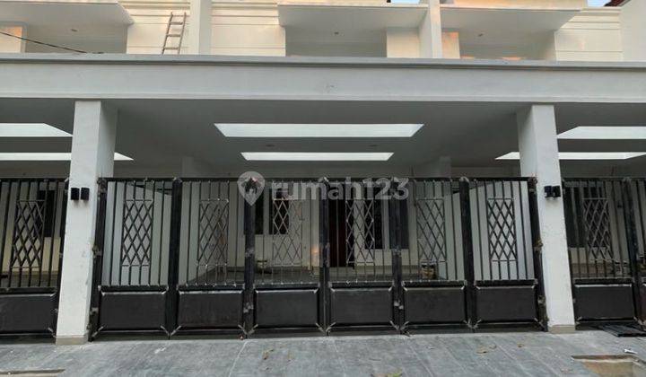 Rumah Brandnew Dalam Komplek Pasar Minggu Jakarta Selatan

 1