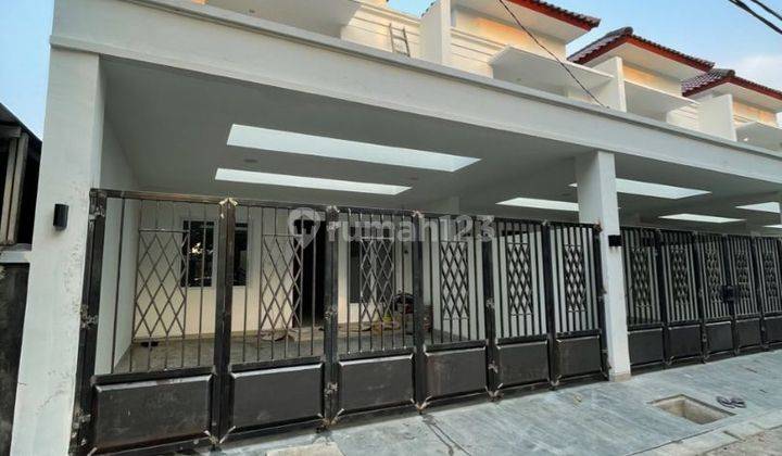 Rumah Brandnew Dalam Komplek Pasar Minggu Jakarta Selatan

 2