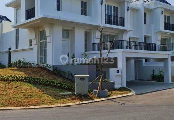 tampak depan rumah cantik brandnew di summarecon