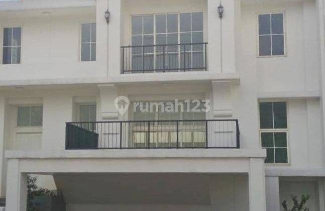 tampak depan rumah cantik brandnew di summarecon