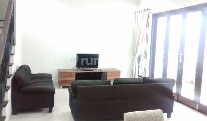 Rumah di Pejaten Jakarta Selatan Disewakan 4Br Lokasi Strategis 2