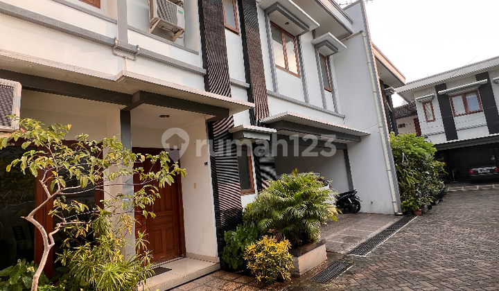 Rumah Siap Huni Dalam Townhouse di Benda Kemang Jakarta Selatan Rumah Siap Huni Dalam Townhouse di Benda Kemang Jakarta Selatan