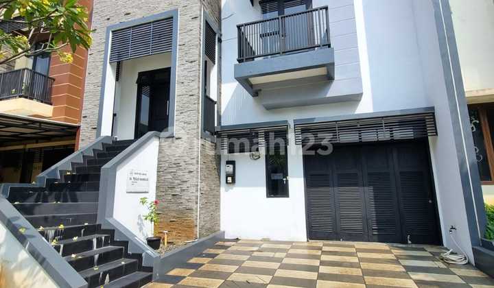 Rumah Nyaman 3 Lantai Dalam Townhouse Lebak Bulus Jakarta Selatan