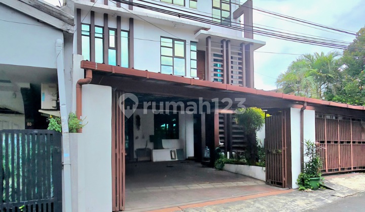 Rumah 3 Lantai Turun Harga Dekat MRT H Nawi Jakarta Selatan Rumah 3 Lantai Turun Harga Dekat MRT H Nawi Jakarta Selatan