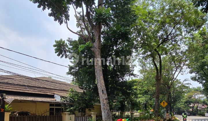 Rumah Hoek Hitung Tanah Area Prime Kebayoran Baru Jakarta Selatan