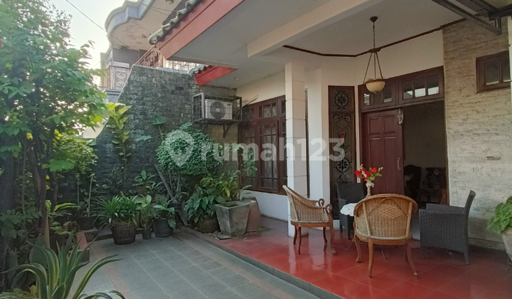 Rumah Siap Huni Kebayoran Baru Dekat Wolter Monginsidi