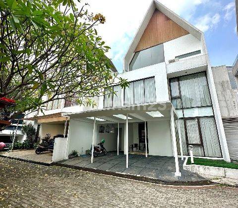 Rumah Minimalis Dengan Private Pool Dalam Townhouse Jati Padang 1