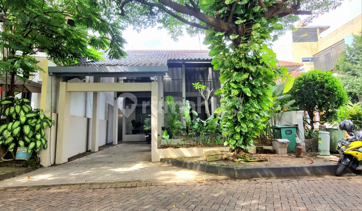 Rumah Cantik Dalam Komplek Disewakan di Kemang Jakarta Selatan 2