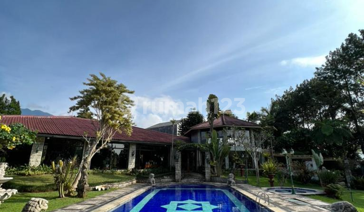 Villa Bagus Dekat Jalan Raya Puncak Cisarua Bogor Jawa Barat