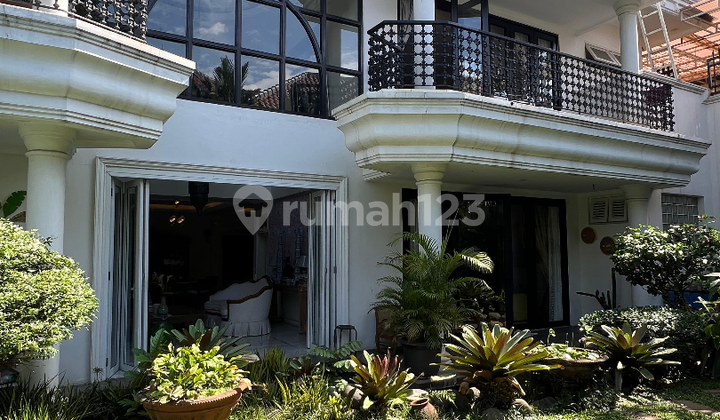Luxury House in a Complex in Ampera