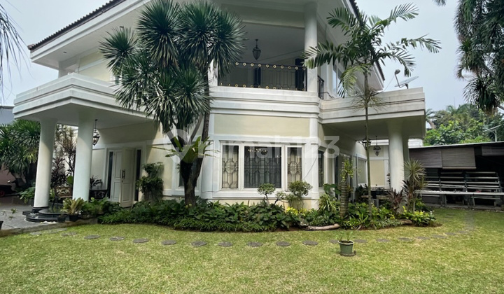 Rumah Mewah Zona Komersial Di Kawasan Elit Kebayoran Baru