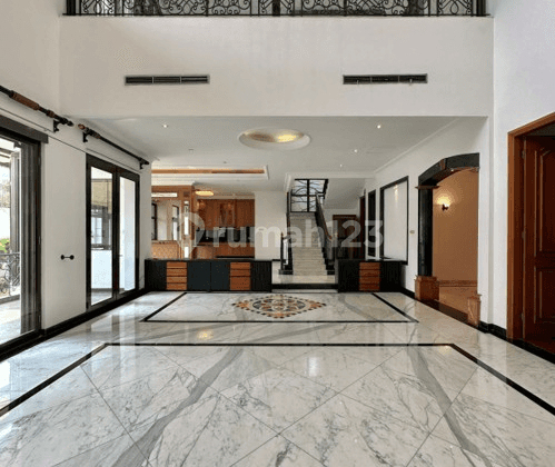 Rumah Bagus Unfurnished SHM Dekat CBD Kuningan, Jakarta Selatan 1