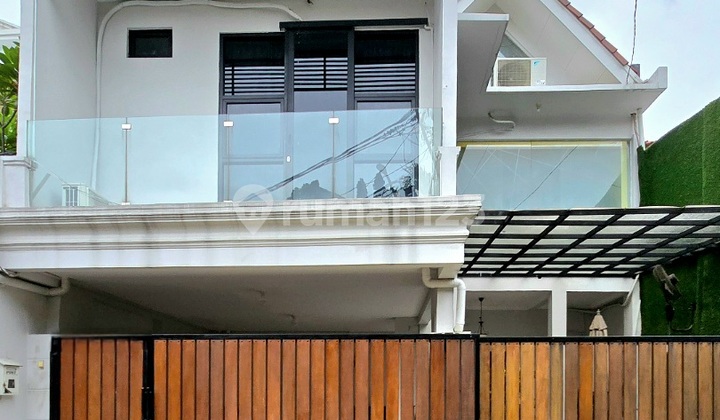 Rumah Modern Minimalis Dekat Sekolah Pembangunan Jaya Rumah Modern Minimalis Dekat Sekolah Pembangunan Jaya