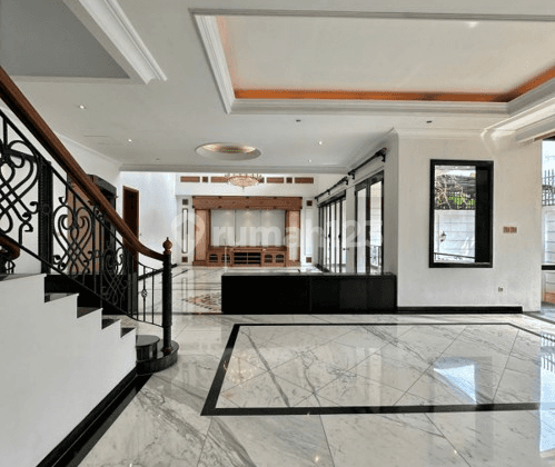 Rumah Bagus Unfurnished SHM Dekat CBD Kuningan, Jakarta Selatan 2