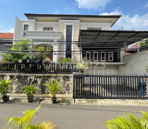 Beautiful Move-in Ready House Near MRT Station in Cipete