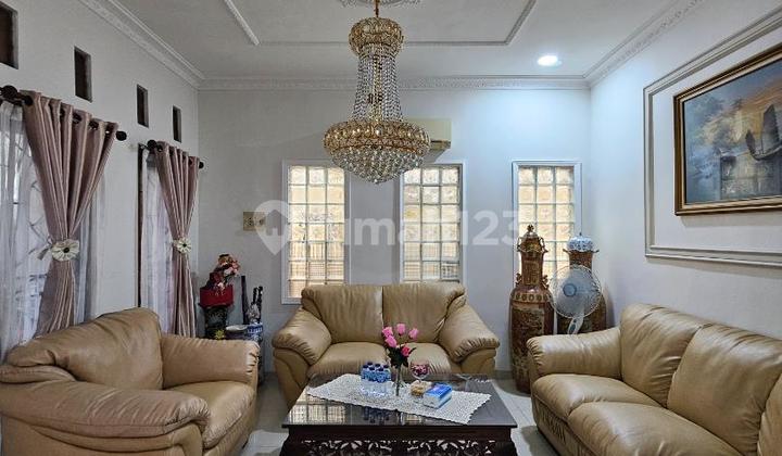 Rumah Dua Lantai Siap Huni dalam Komplek di Tanjung Barat, Jakarta Selatan