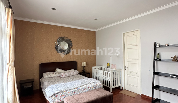 Rumah Cantik Dalam Kompleks di Lebak Bulus - Lingkungan Hunian Nyaman 2