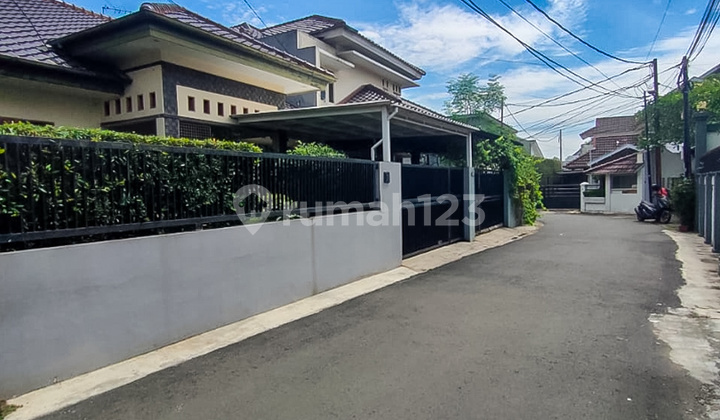 Rumah Cantik Akses Jalan Lebar di Bintaro 2