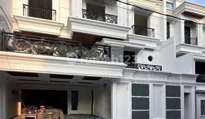 Brand New Townhouse House Cilandak Adjacent to Andara Toll Road