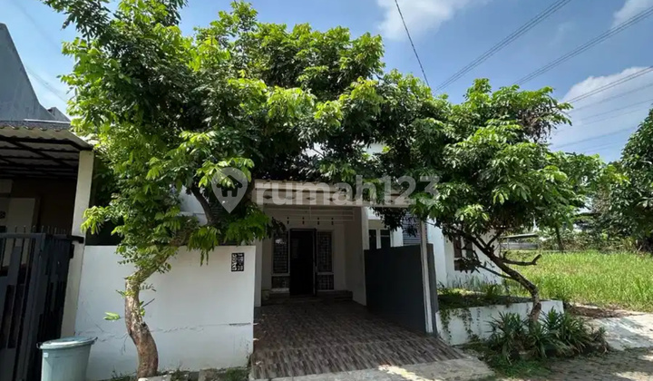 Affordable Ready-to-Occupy House in Cinere Complex 2